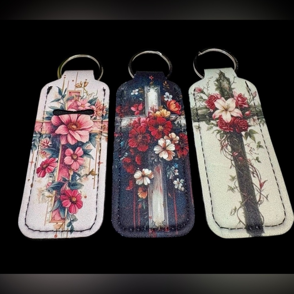 💰💸🤑Free with bundle -one random lipstick holder /keychain